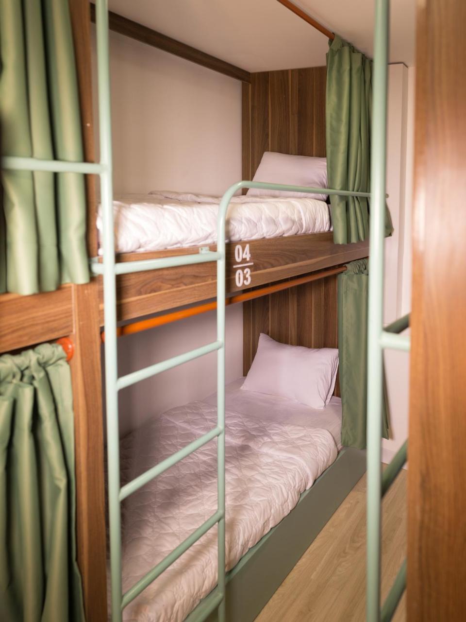 Decem Bed Hostel Ho Chi Minh City Exterior photo